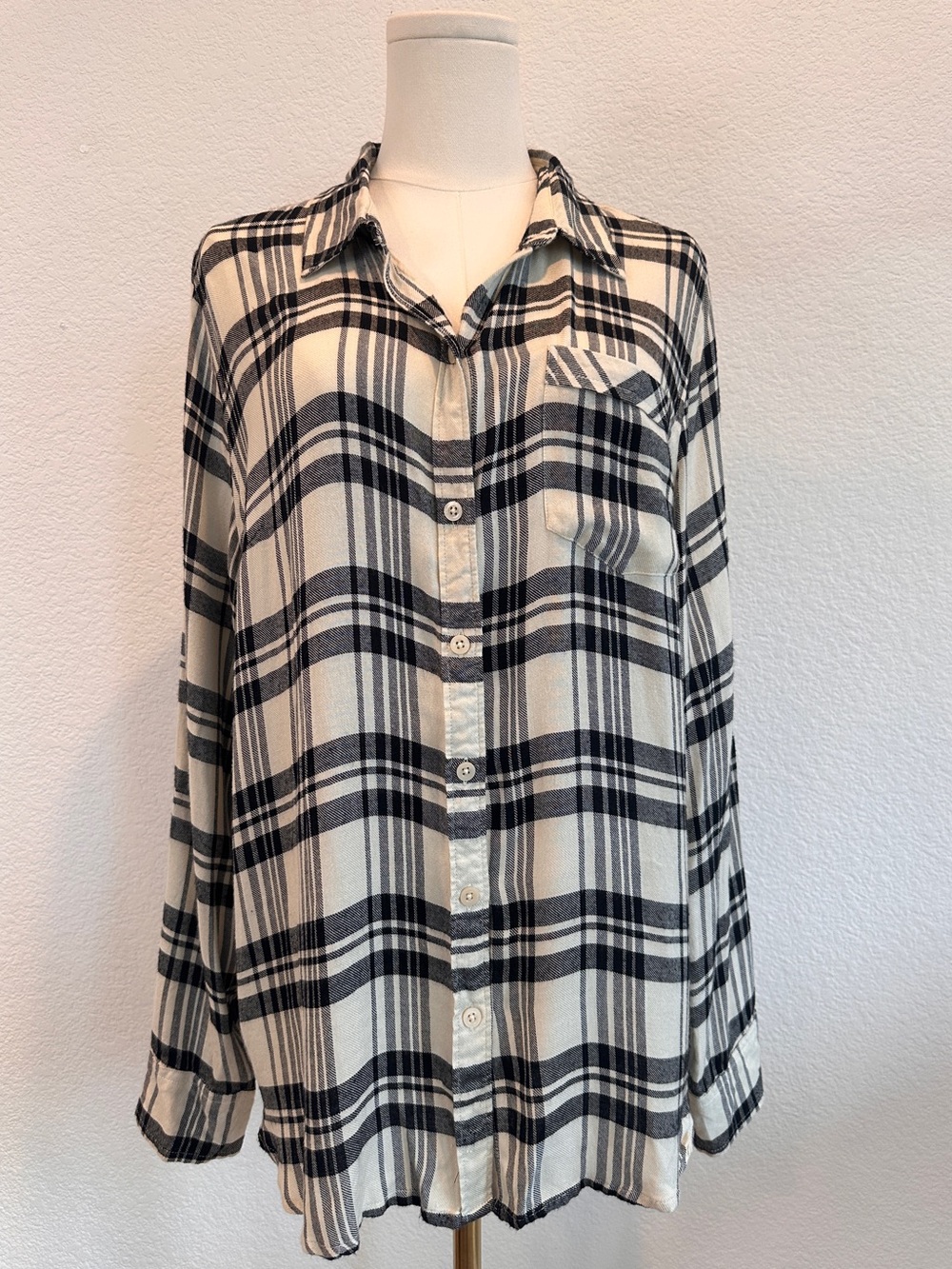 Lucky Brand Plaid Button Front Blouse Large 100% Viscose High Low Hem